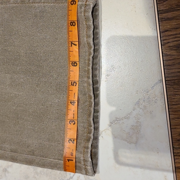 COS wide leg 3/4 crop lt. Olive jean .size 26 - Picture 5 of 8